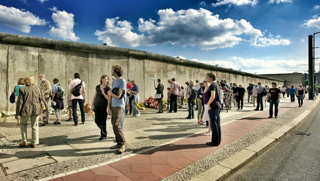 Erhaltener Abschnitt der Berliner Mauer an der Bernauer Straße