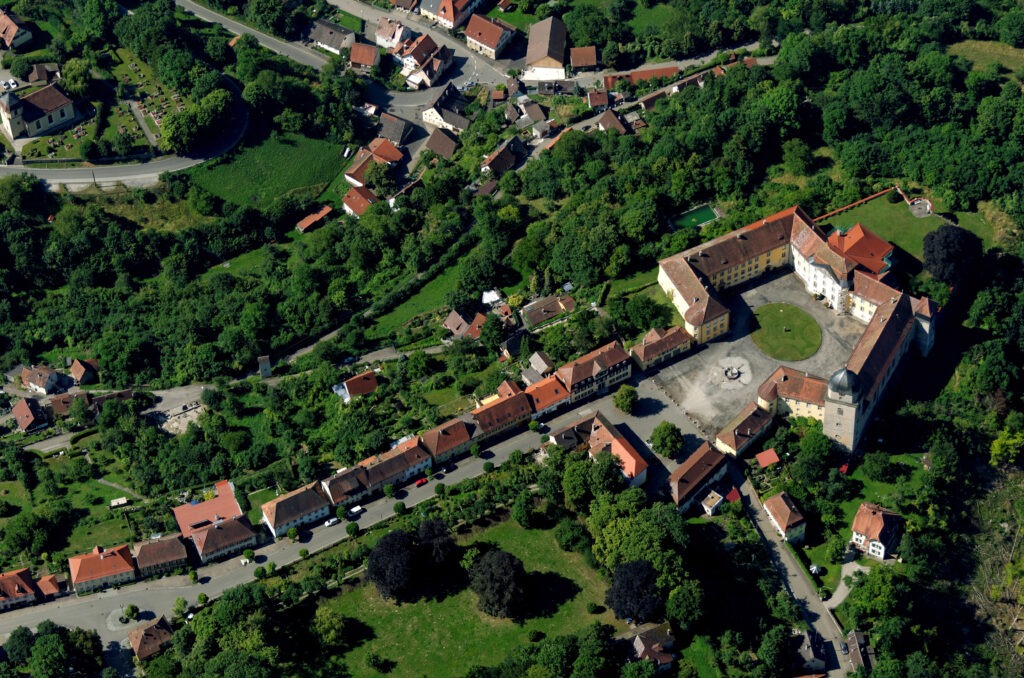 Schloss Bartenstein aus der Luft