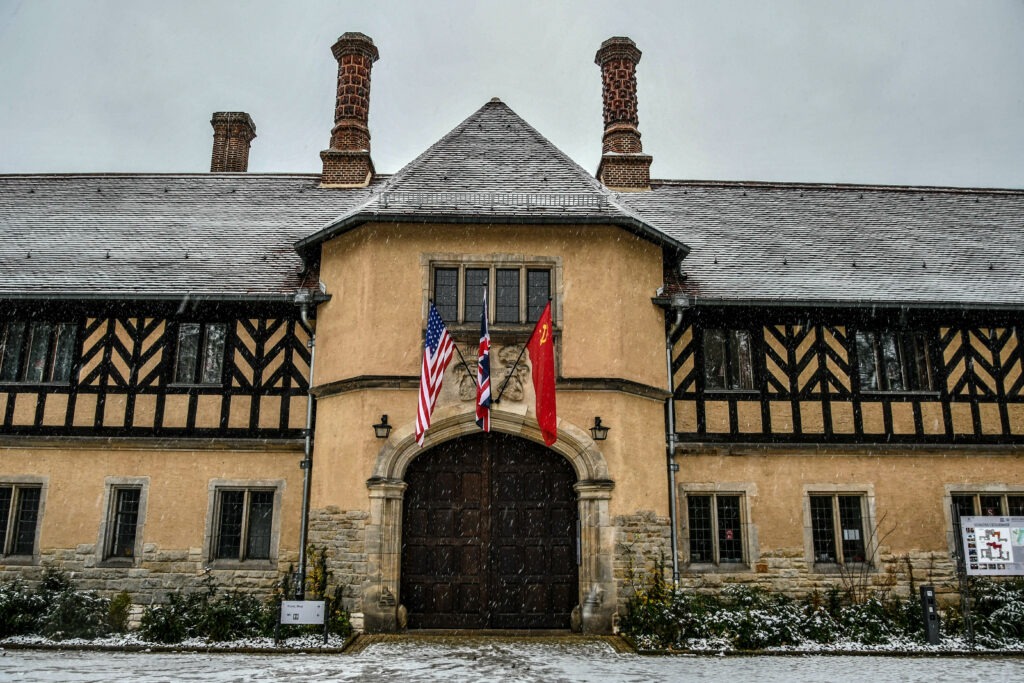 schloss cecilienhof im winter
