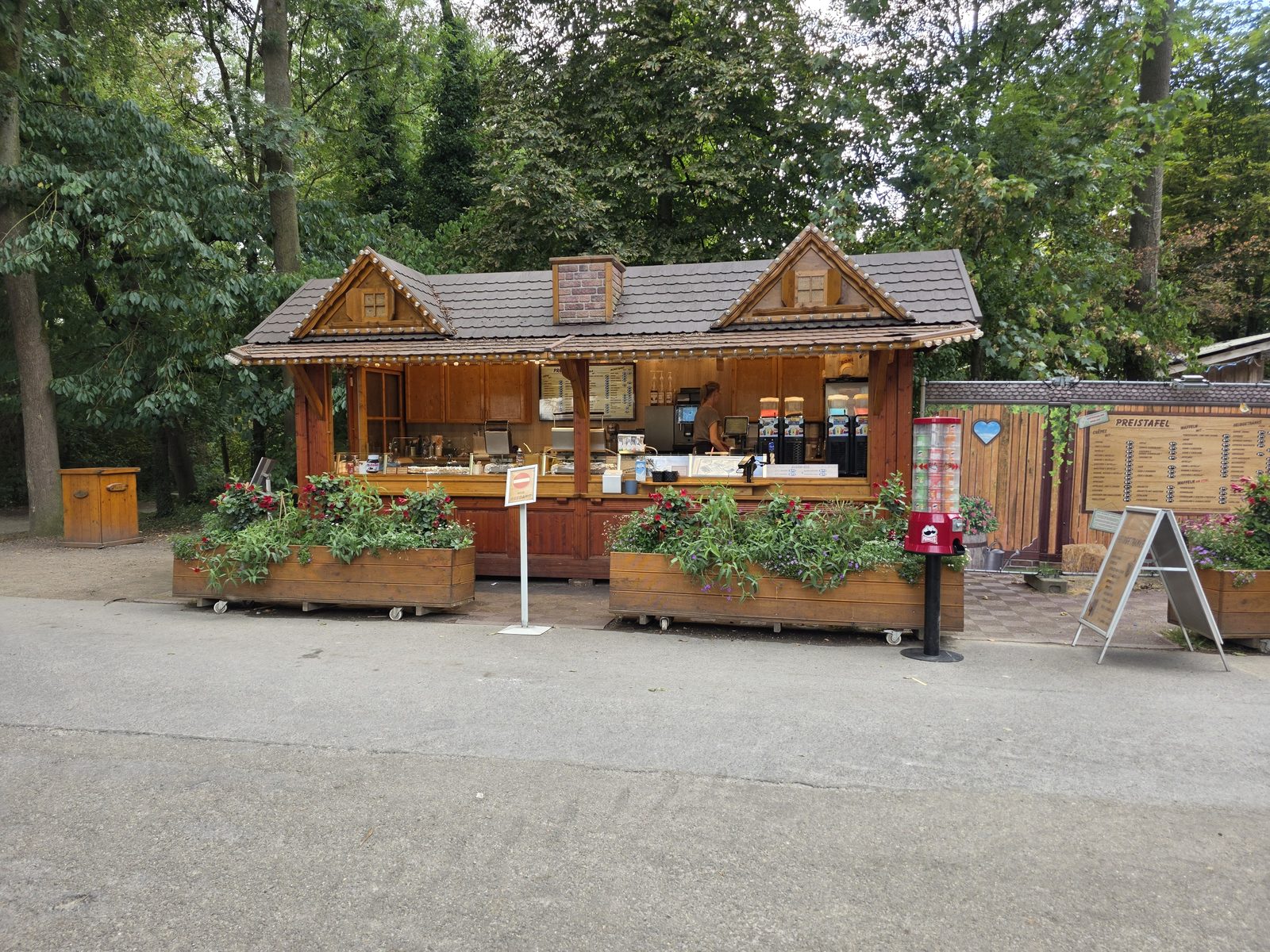 Crêpes-Hütte im Brückenkopf-Park Jülich